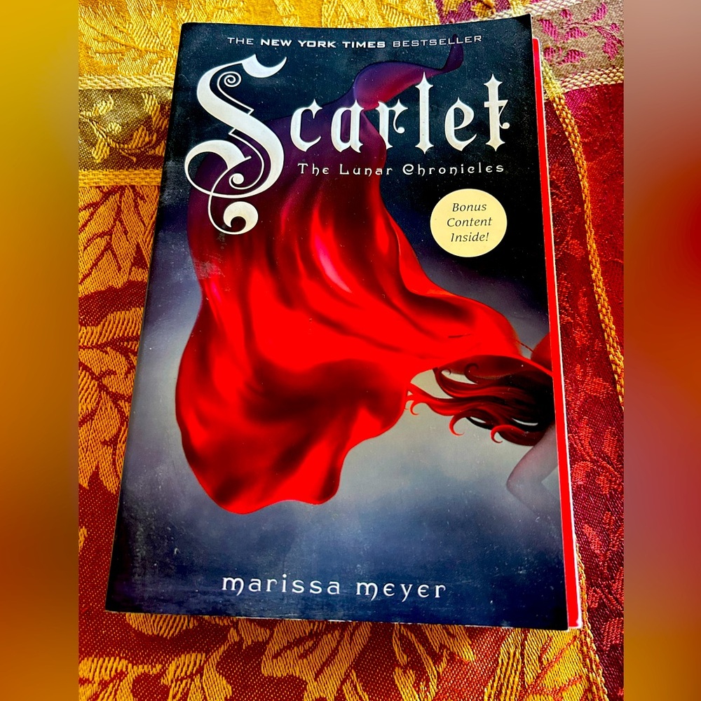 Scarlet paper back book by Marissa Meyer